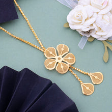 Charming Flower Shape Gold-Plated Necklace Chain For Women and Girls