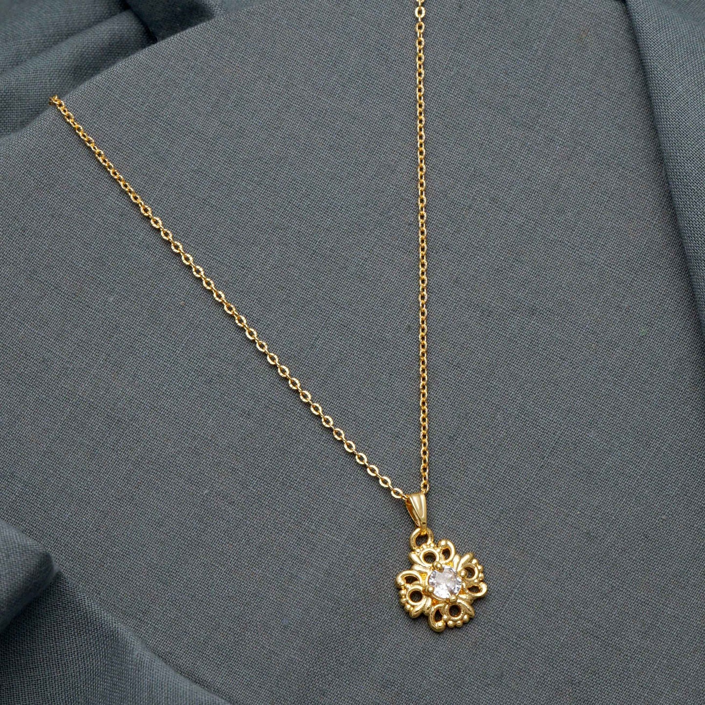 Charming Flower Shape Round Gold Plated Necklace Chain For Women and Girls