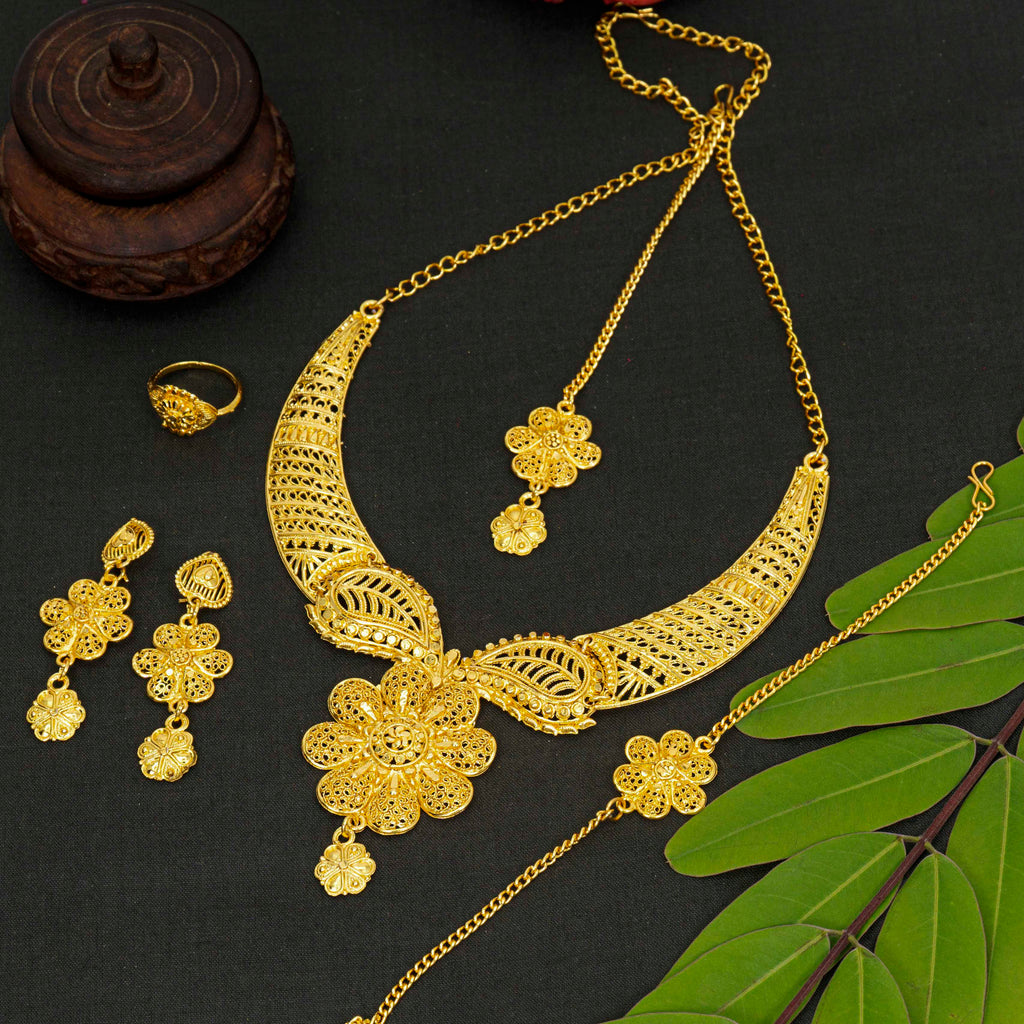 Regular Traditional Gold Plated Jewellery Set For Women and Girls